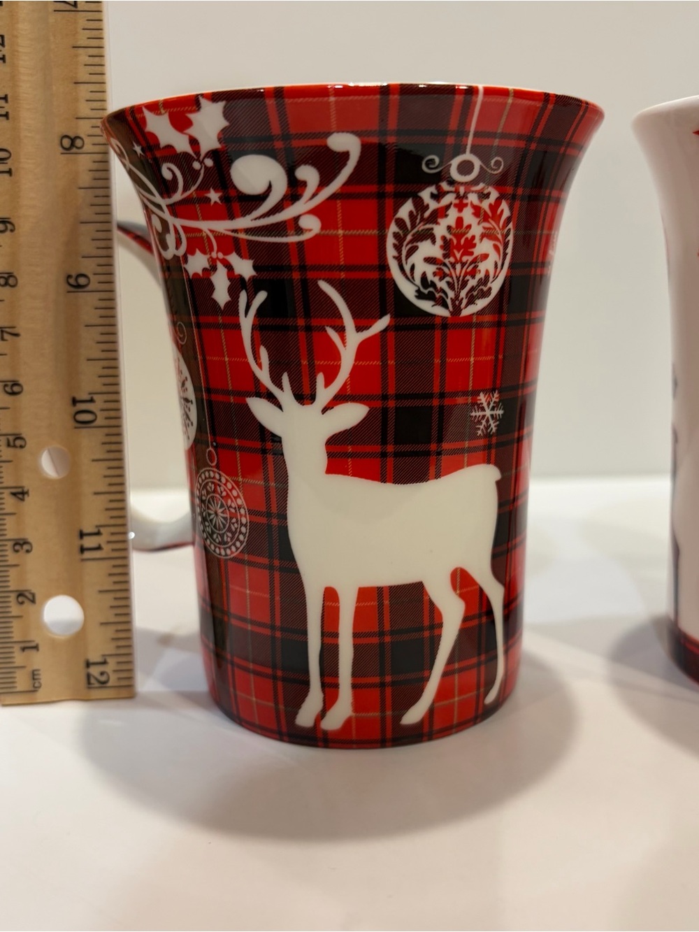 McIntosh Fine Bone China Holiday Reindeer Set of 2 Mugs - Picture 10 of 12